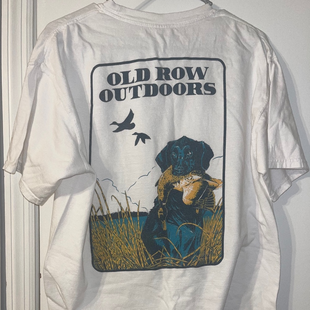 Size L Old Row white comfort colors pocket tee